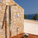 2s - Cave Villa