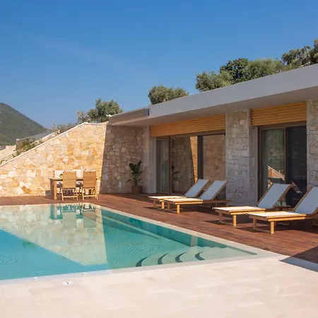 2s - Cave Villa Sivota