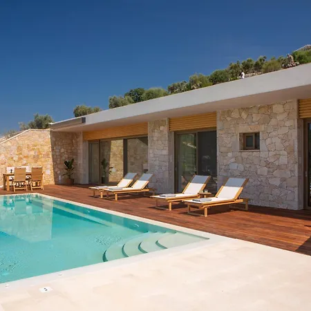 2s - Cave Villa Sivota
