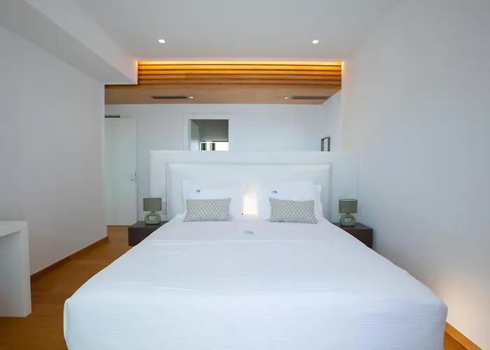 2s - Cave Villa Sivota